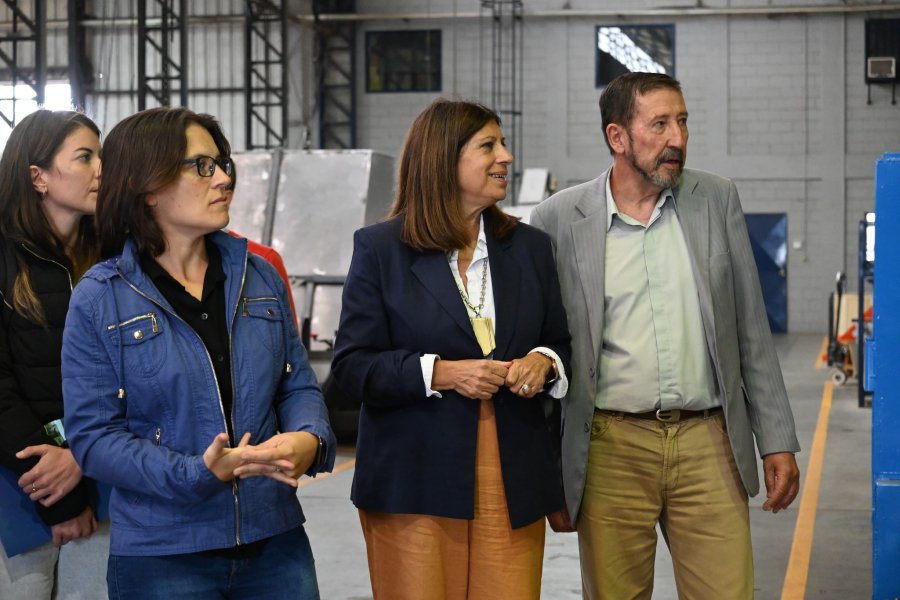 Eugenia Gamero, Clara Garc&iacute;a y Jos&eacute; Delmastro en DEISA.