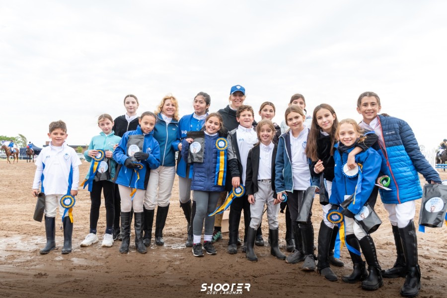 CATEGOR&Iacute;A ESCUELITA. Junto a la instructora Caro Druetto.