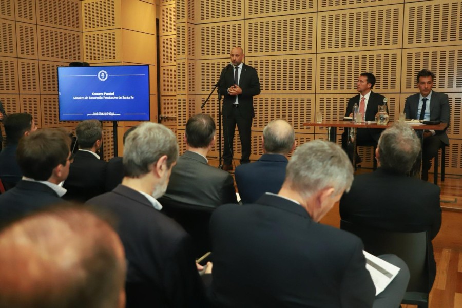 Puccini particip&oacute; de la primera jornada junto a otros m&aacute;s de 60 participantes del sector p&uacute;blico y privado.