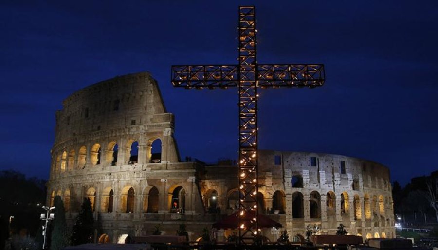 Por segundo a&ntilde;o consecutivo, el Papa Francisco prepar&oacute; las meditaciones del viacrucis en el Coliseo del Viernes Santo.