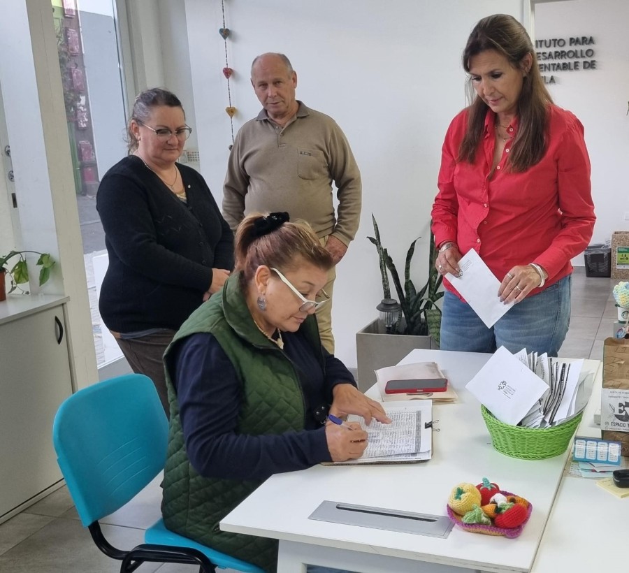 Entrega de semillas para la temporada oto&ntilde;o - invierno.