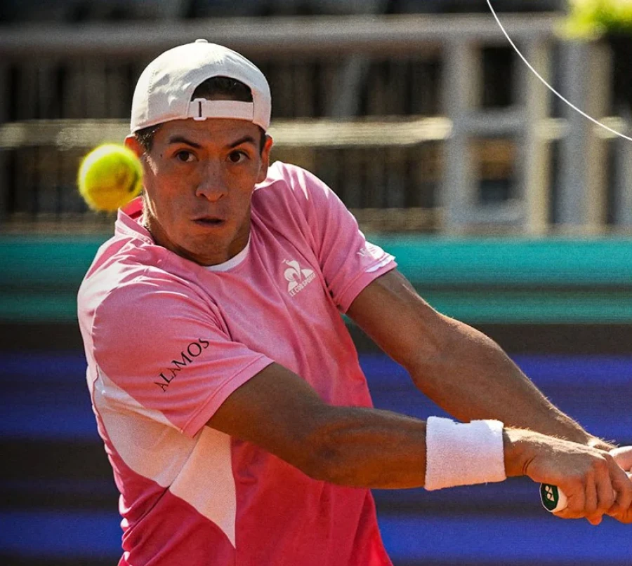 DERROTADO. Termin&oacute; la semana en Barcelona para B&aacute;ez.