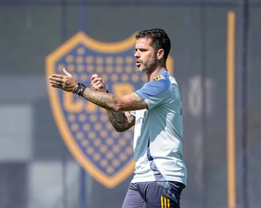 Fernando Gago no defini&oacute; el equipo para enfrentar a Estudiantes de La Plata.
