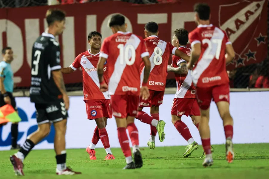 Jos&eacute; Herrera marc&oacute; el 3-0 del &acute;Bicho&acute;.