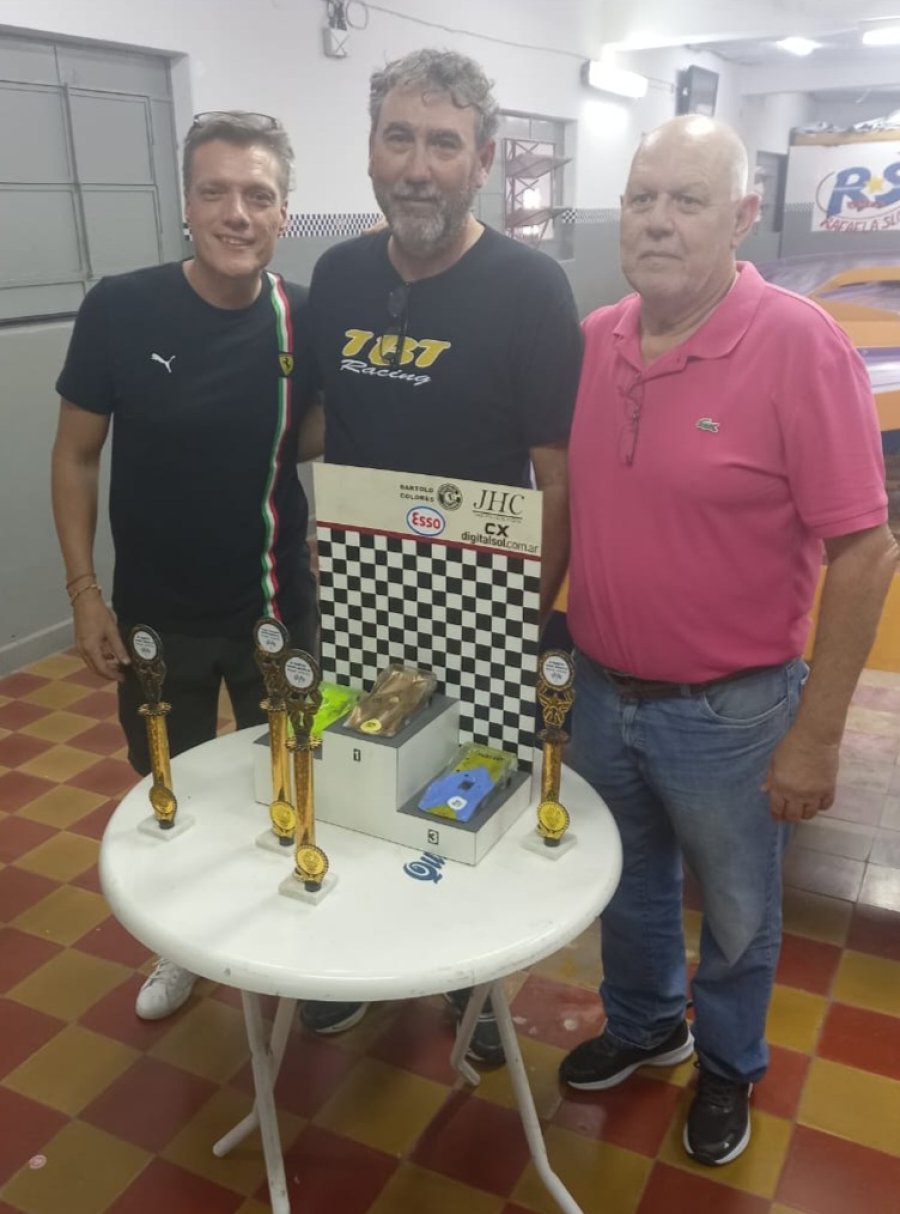 PODIO. Jos&eacute; Scanarotti (2&ordm;), Jos&eacute; Foti (1&ordm;) y Julio Constant&iacute;n (3&ordm;).