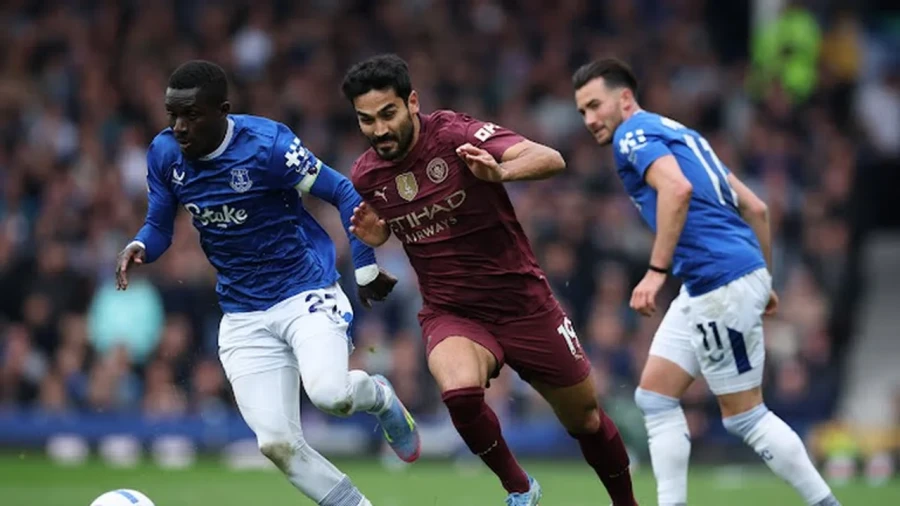 LE COSTO, PERO GANO. El City aprovech&oacute; en el final.