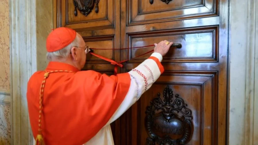 El Vaticano sell&oacute; este lunes los apartamentos del papa Francisco.