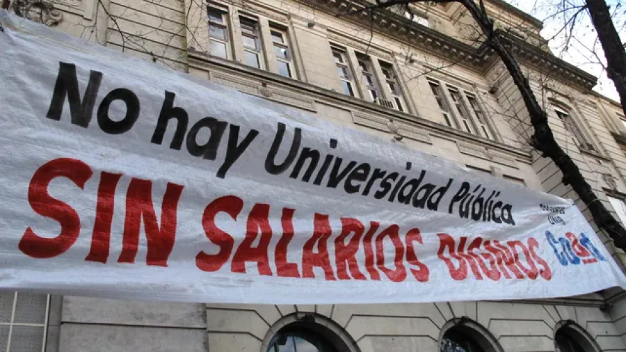 AULAS VACIAS. Docentes universitarios profundizan su plan de lucha y convocan a una medida de fuerza de 48 horas para ma&ntilde;ana y pasado.