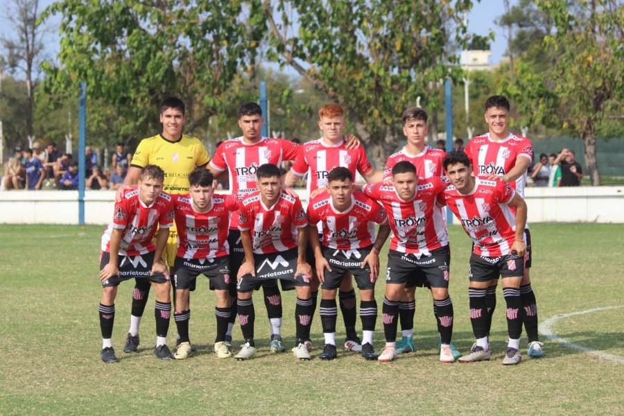 PUNTERO. El Le&oacute;n abre la fecha ante Pe&ntilde;arol.