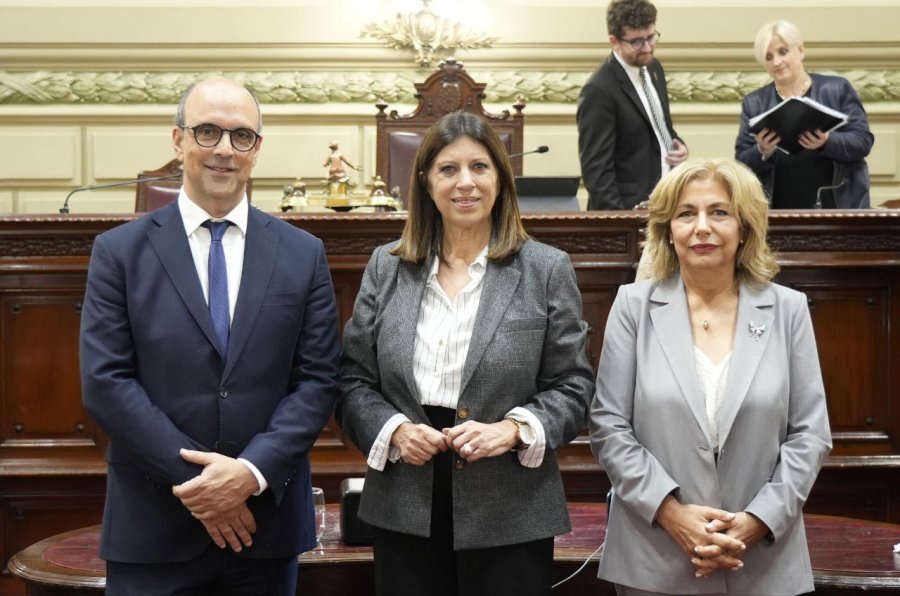 SIN CAMBIOS. Clara García junto a José Corral y Sonia Martorano.