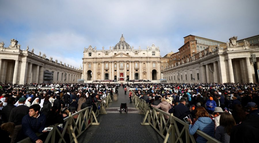 M&aacute;s de 200.000 personas llegaron al Vaticano para despedir al papa Francisco.