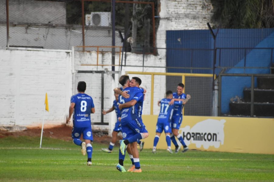ATL&Eacute;TICO DE RAFAELA LE GAN&Oacute; A MITRE DE POSADAS Y SE SUBI&Oacute; A LA CIMA