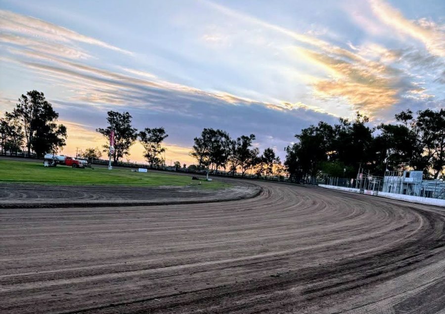 As&iacute; luc&iacute;a en el atardecer del s&aacute;bado el circuito "Juan F. B. Basso" de Vila.