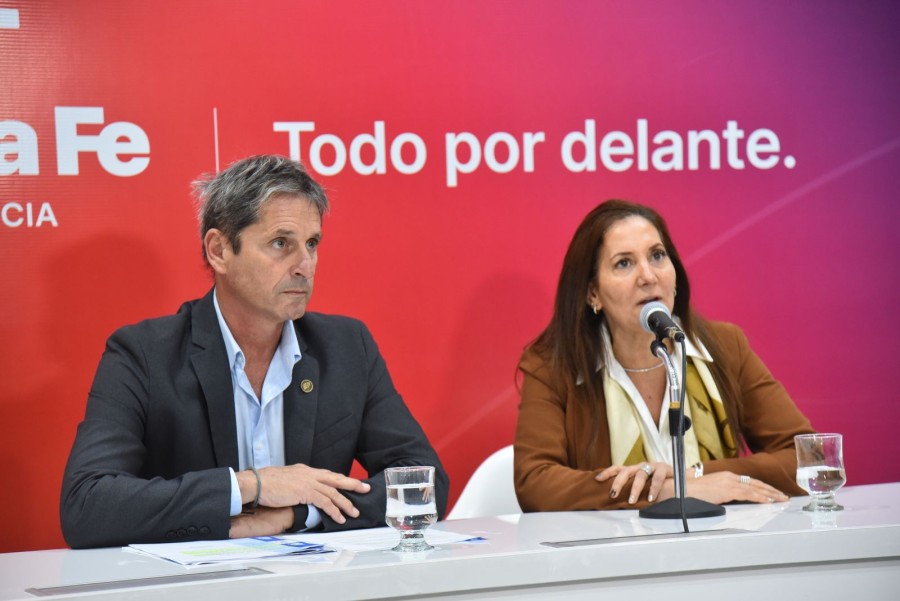 La conferencia de prensa se llev&oacute; a cabo en La Torre, sede de Gobierno en Rosario.