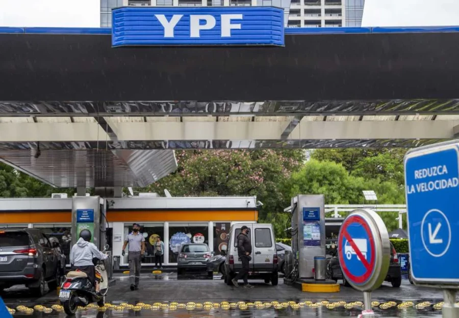 YPF baj&oacute; el precio de los combustibles.