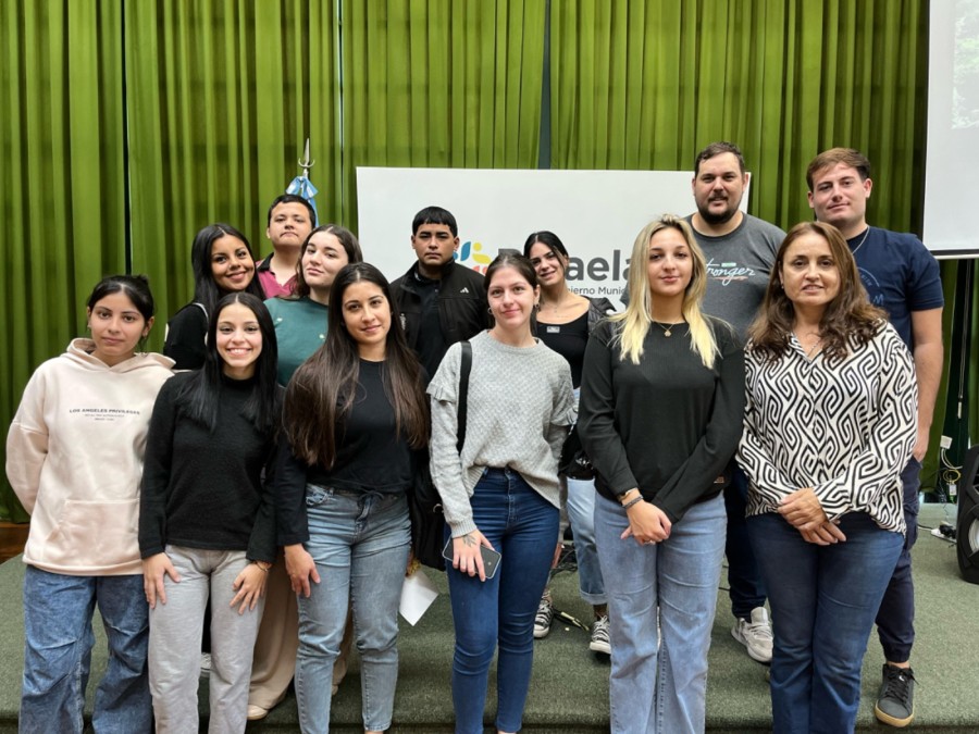 La participaci&oacute;n de empresas y comercios en esta iniciativa refleja su compromiso con la comunidad y el desarrollo de talento local.