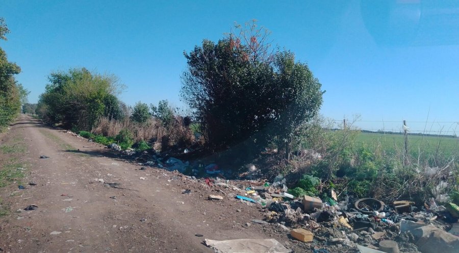DESIDIA. Los caminos rurales de la zona evidencian la falta de inter&eacute;s del Estado en el tema.