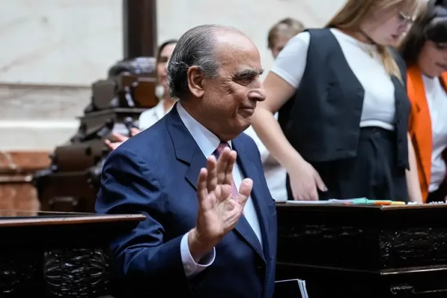 El jefe de Gabinete Guillermo Francos en Diputados, donde respondi&oacute; preguntas durante seis horas. (PRENSA C&Aacute;MARA DE DIPUTADOS)