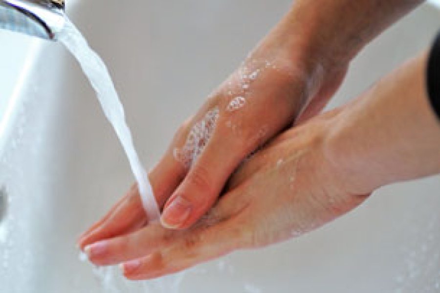 Lavado de manos: un h&aacute;bito que preserva la salud.