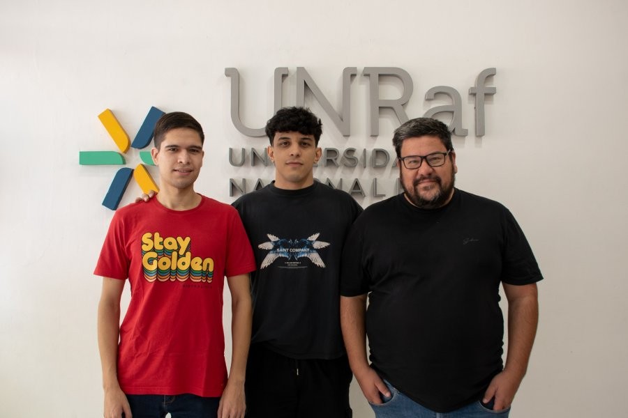 Esteban Porporatto, Francisco Franco y Mateo Cerri, los tres rafelinos que se consagraron en Ingenier&iacute;a en Computaci&oacute;nde la Facultad de Tecnolog&iacute;as e Innovaci&oacute;n para el Desarrollo de Rafaela,