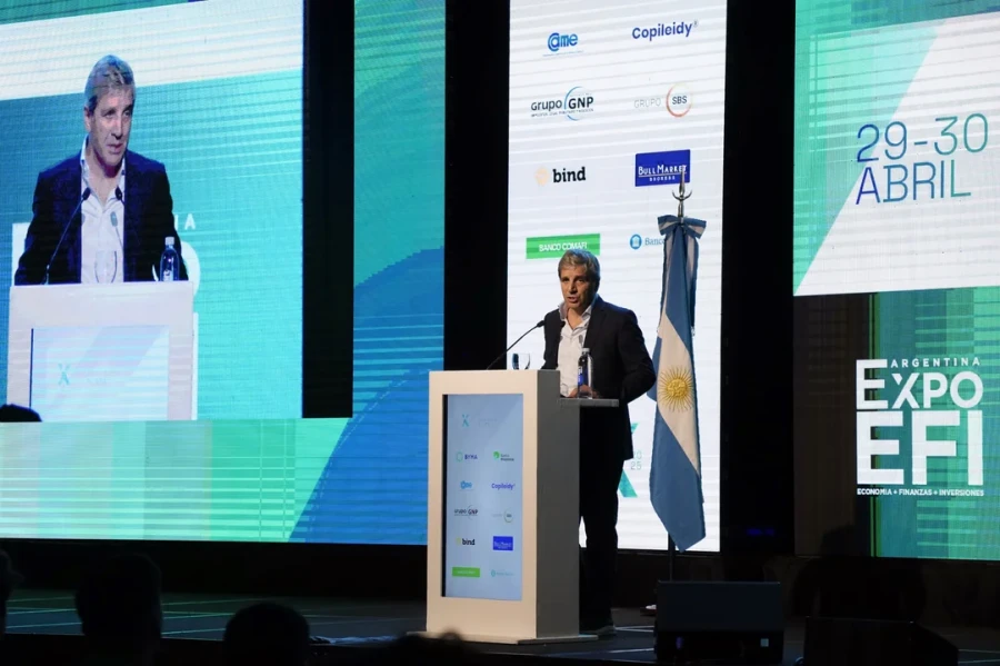 El ministro de Econom&iacute;a busca la remonetizaci&oacute;n.