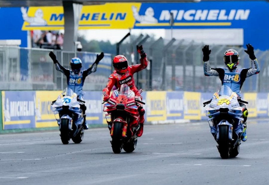 La armada espa&ntilde;ola con Alex M&aacute;rquez, Marc M&aacute;rquez y Ferm&iacute;n Aldeguer.