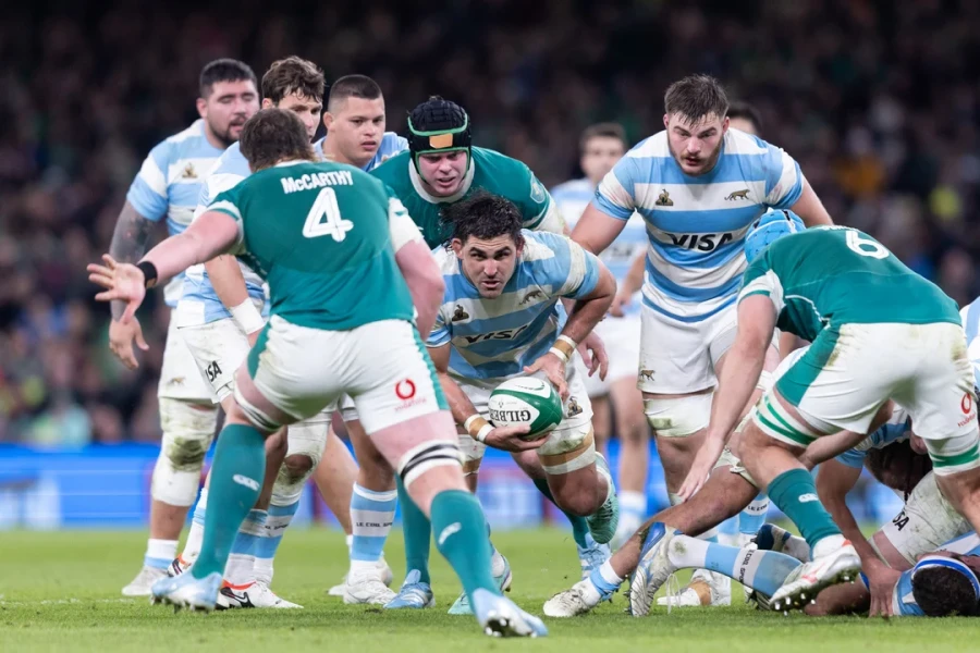 AGENDA CONFIRMADA. Pablo Matera y el rafaelino Pedro Rubiolo, en un partido de 2024 con Los Pumas.