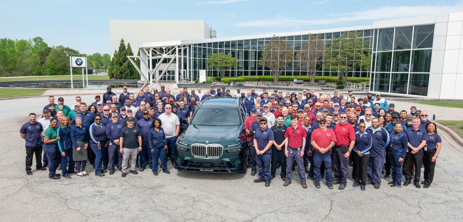 Los empleados terminaron de ensamblar el s&eacute;ptimo mill&oacute;n de BMW a finales de marzo.