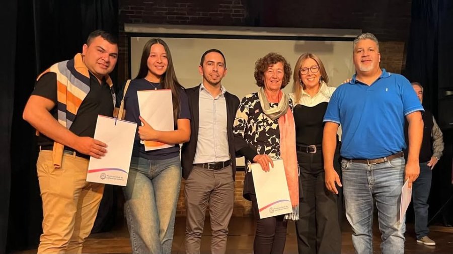 Grupo que particip&oacute; en el acto ca&ntilde;adense.