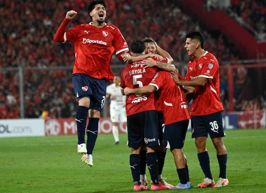 EL ROJO FESTEJ&Oacute; EN AVELLANEDA