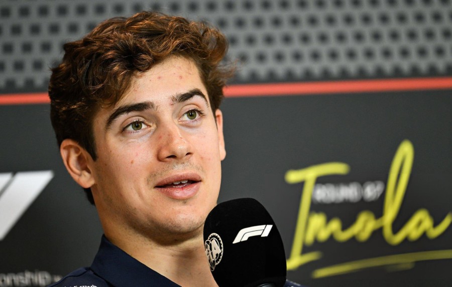 Franco Colapinto, Este jueves en Imola, durante la conferencia de prensa que brind&oacute; junto a Oscar Piastri y Lance Stroll.