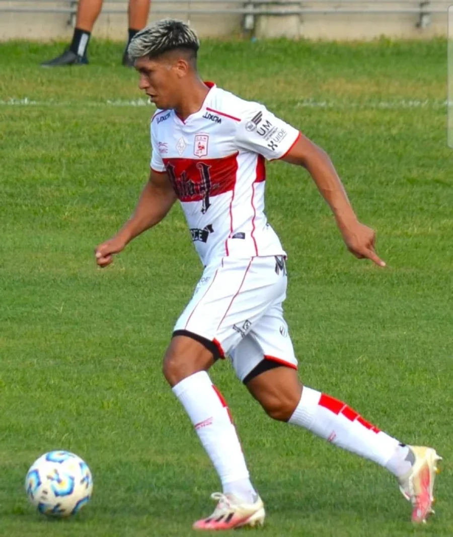 Nahuel Zarate fue titular en todos los partidos del Deportivo Mor&oacute;n en el torneo.