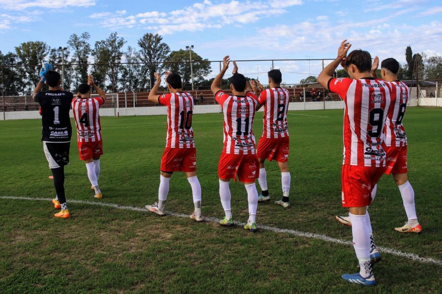 BRAZOS EN ALTO. Segundo triunfo consecutivo del Le&oacute;n.