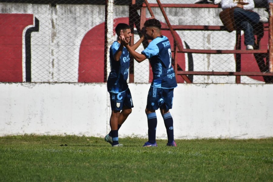 LLEGO A LO MAS ALTO. Con el triunfo ante Florida en cancha de Ferro, Atl&eacute;tico es uno de los punteeros.