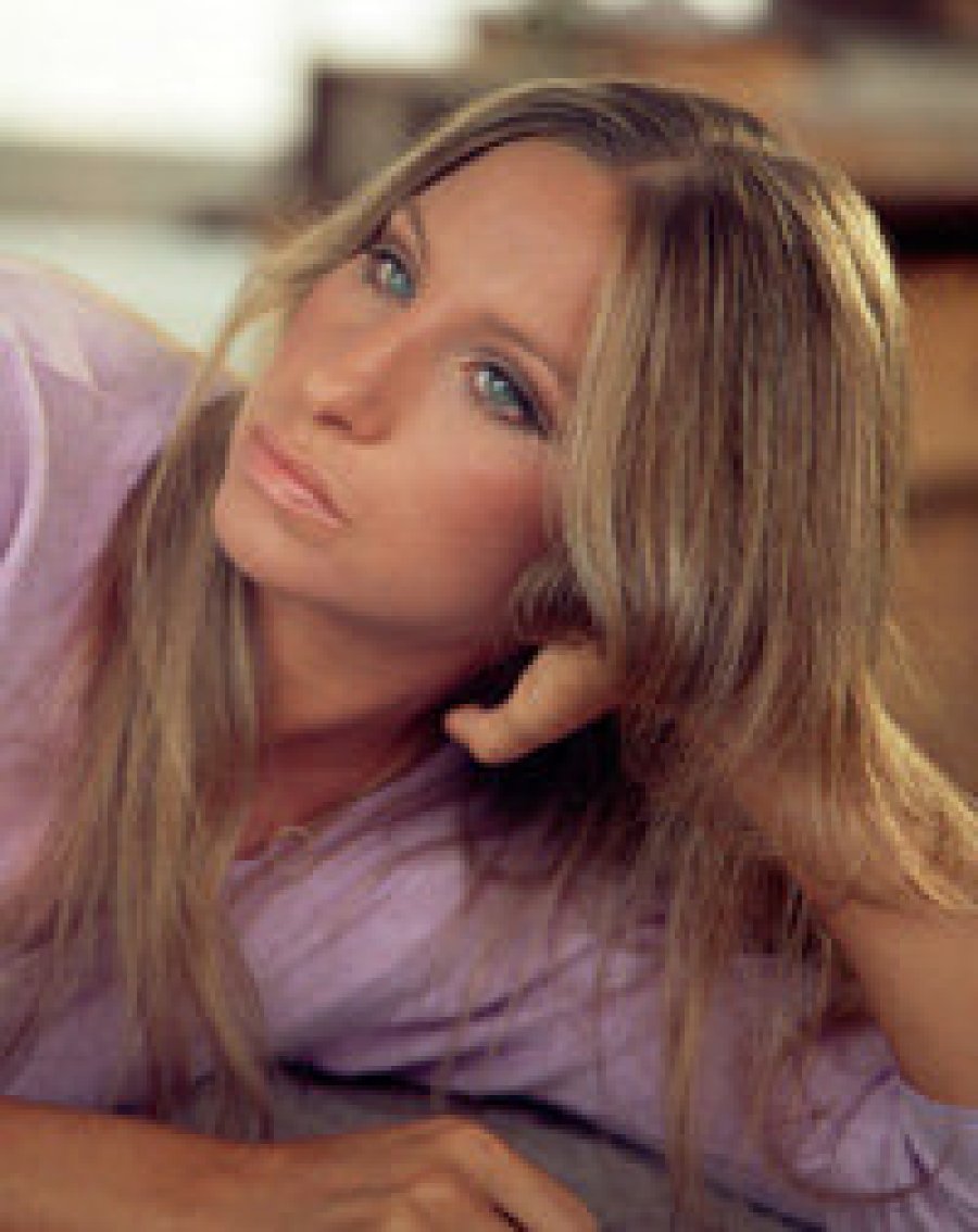 Barbra Striesand multifac&eacute;tica y destacada mujer del espect&aacute;culo.