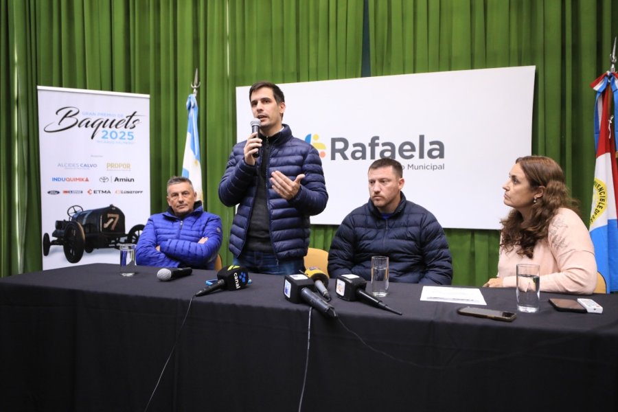 PRESENTACION. El intendente Viotti y el presidente de Atl&eacute;rtico, Francisco Paravano, encabezaron el lanzamiento del evento.