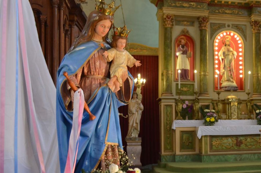 Mar&iacute;a Auxiliadora, Santa patrona de Colonia Vignaud.