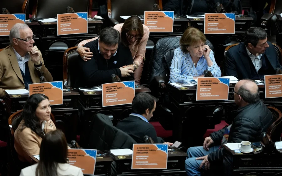 Diputados opositores en el recinto de la C&aacute;mara baja.