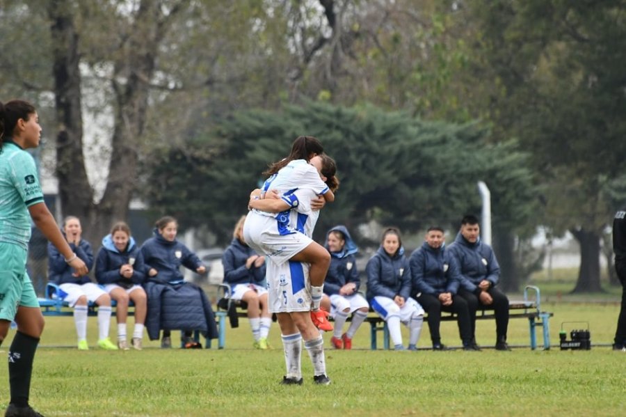 ATL&Eacute;TICO DE RAFAELA CELEBR&Oacute; SU PRIMERA ALEGR&Iacute;A EN EL CERTAMEN DE F&Uacute;TBOL FEMENINO