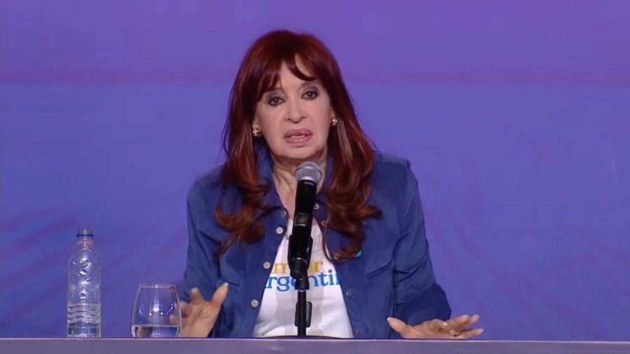 EX PRESIDENTA. Cristina Kirchner volvi&oacute; criticar el plan econ&oacute;mico del gobierno de Javier Milei.