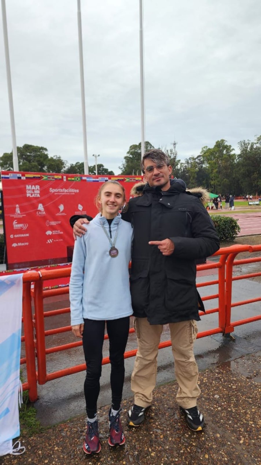ATLETA Y ENTRENADOR. Sof&iacute;a Fregona con Ariel Magallanes.