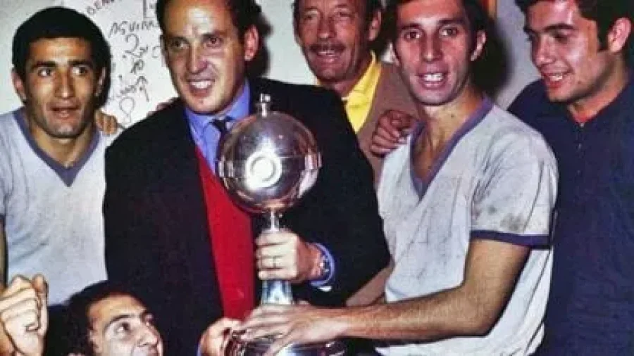 Ver&oacute;n, Zubeld&iacute;a y Bilardo celebrando la Copa Libertadores 1970, obtenida el 27 de mayo de aquel a&ntilde;o.