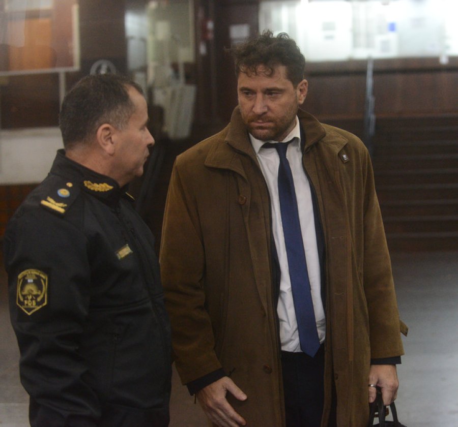 El fiscal (CLAR&Iacute;N)