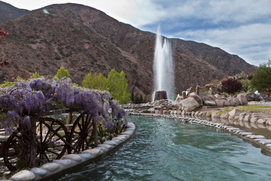 Las aguas termales y sus efectos ben&eacute;ficos son un atractivo para el visitante.