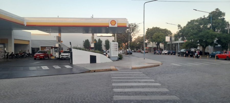 NUEVA SUBA. Desde ma&ntilde;ana, los combustibles aumentar&iacute;an un 1% en todas las estaciones de servicio de la ciudad y del pa&iacute;s.