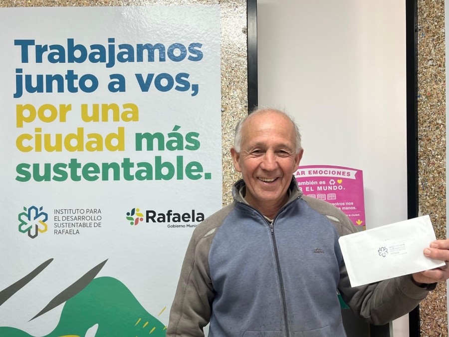 Vecinos de la ciudad comenzaron a retirar kits de la temporada oto&ntilde;o - invierno para la huerta en casa.