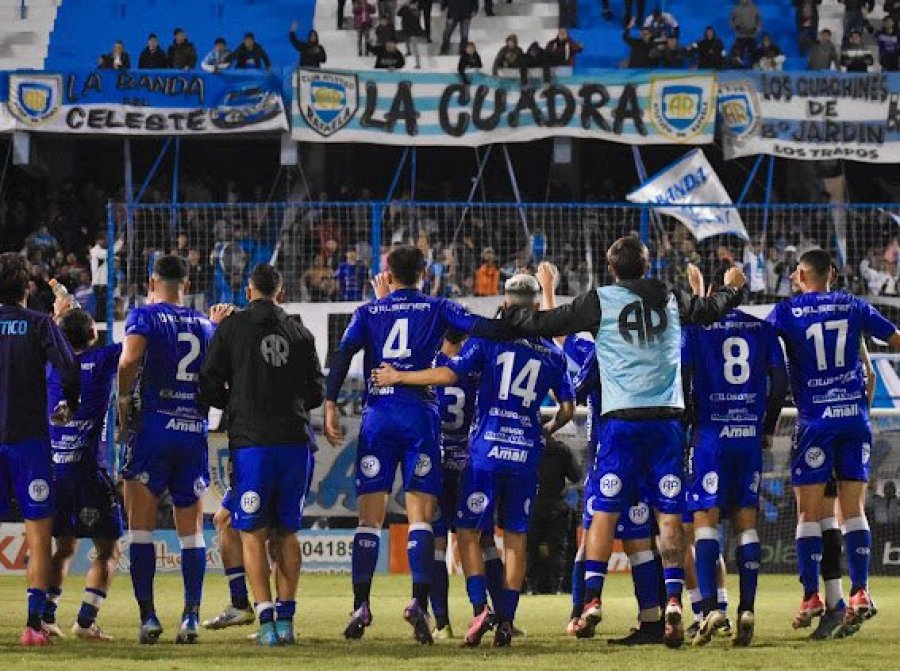 LA CREMA GAN&Oacute; EN EL MONUMENTAL Y VUELVE A SER L&Iacute;DER DE LA ZONA 4