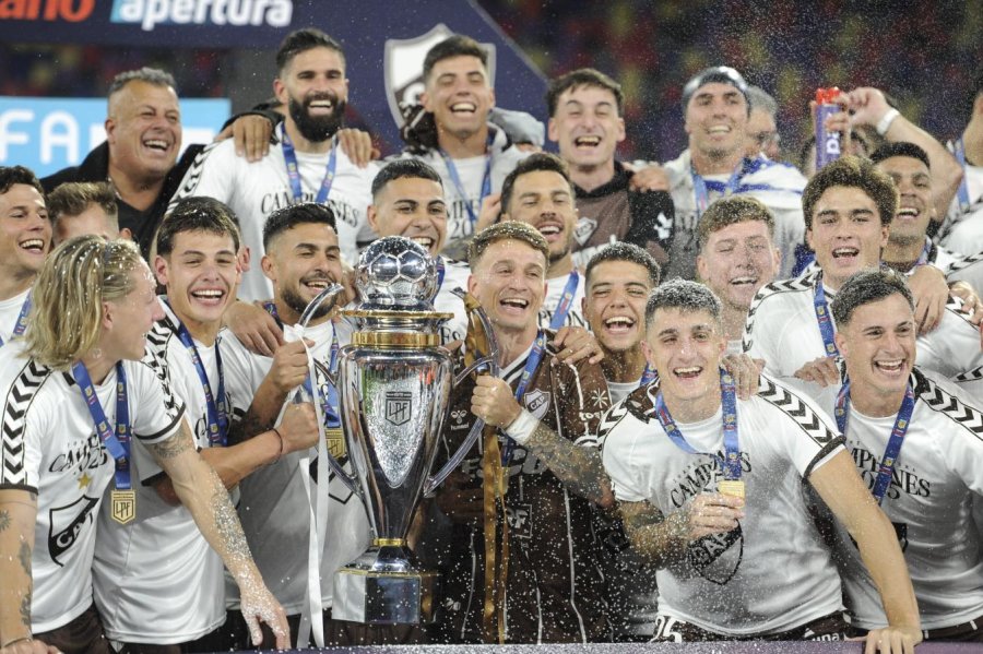 PLATENSE ES EL NUEVO CAMPE&Oacute;N DEL F&Uacute;TBOL ARGENTINO