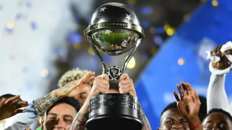 LARGO CAMINO. Hay muchos postulantes al trofeo.