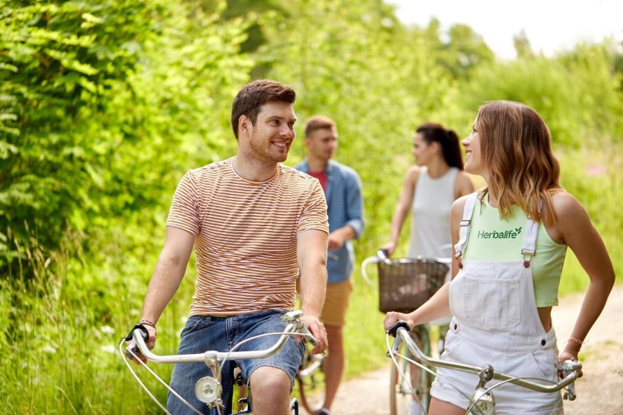 La bicicleta como medio de locomoci&oacute;n o  instrumento recreativo aporta numerosos beneficios.